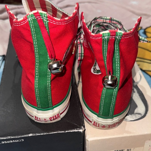 Converse Mens Or Women’s Limited Edition X-MAS vintage Sneakers w box! 8.5/10 main image 7